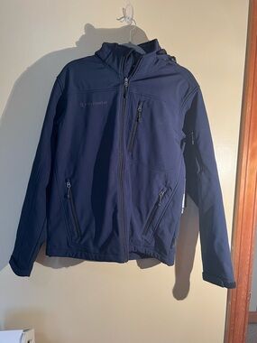 Men’s NWT Free Country Navy Waterproof Softshell Hooded Jacket Size Small